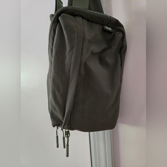 Iris & Rainbow Olive Green Crossbody Bag with Bottle Holder - Picture 5 of 11